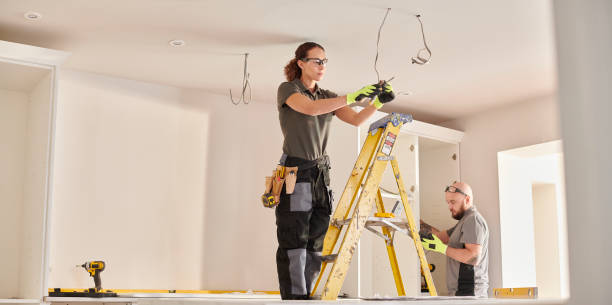 Best Licensed Electrician  in Runaway Bay, TX